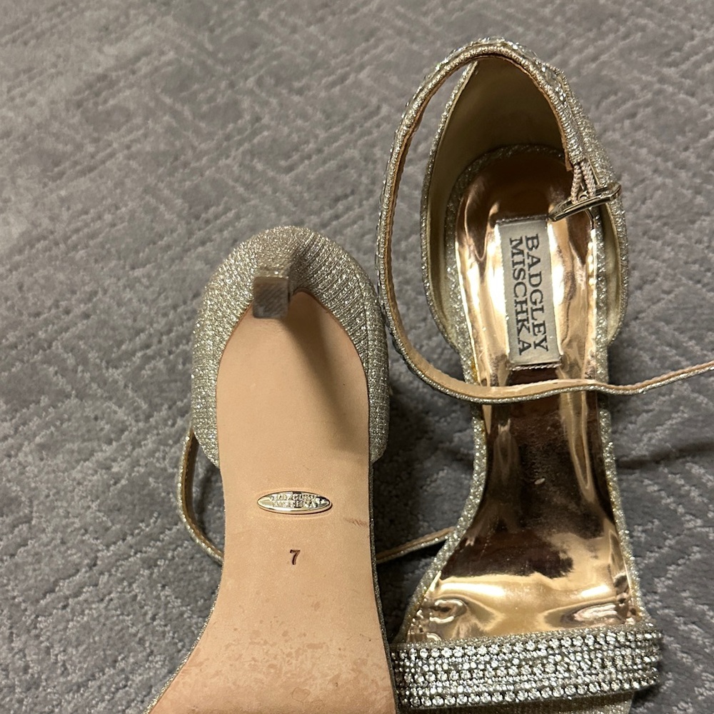 Badgley Mischka Glittering Gold Heels - Picture 2 of 6